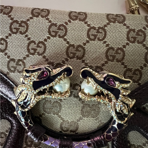 Gucci double dragon head purse! Perfect for the Year of the Dragon!!! - Picture 2 of 5